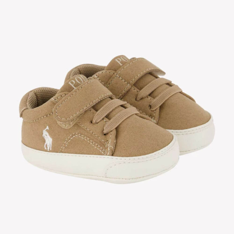 De beste baby sneakers voor de eerste stapjes