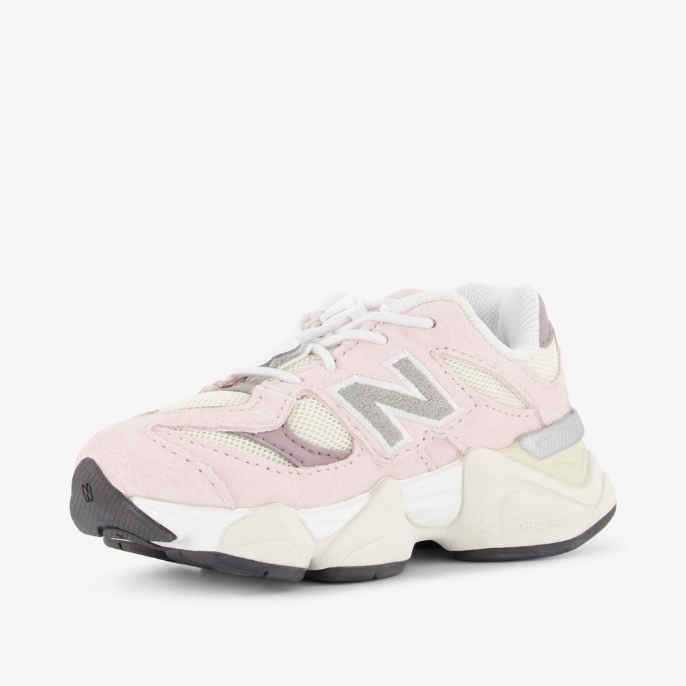 New Balance IV9060 Balance Unisex Sneakers in Licht Roze