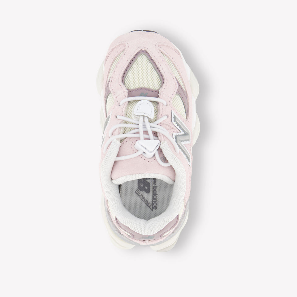 New Balance IV9060 Balance Unisex Sneakers in Licht Roze