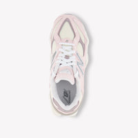 New Balance GC9060 Unisex Sneakers in Licht Roze