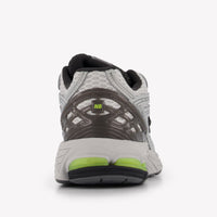 New Balance G1906 Unisex Sneakers in Zilver