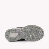 New Balance G1906 Unisex Sneakers in Donker Grijs