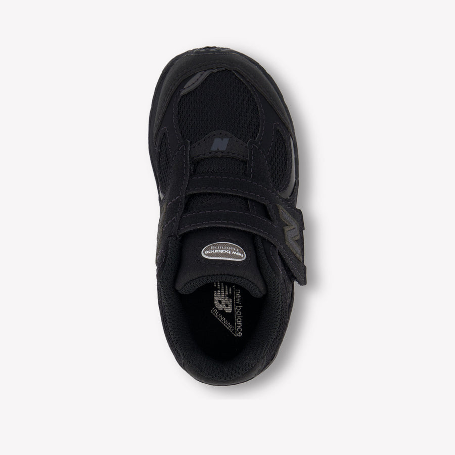 New Balance I2002 Balance Unisex Sneakers  Black