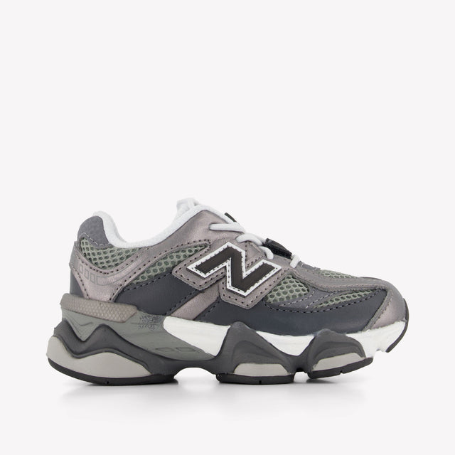 New Balance I9060 Unisex Sneakers in Donker Grijs