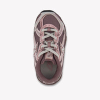 New Balance Unisex Sneakers In Licht Roze