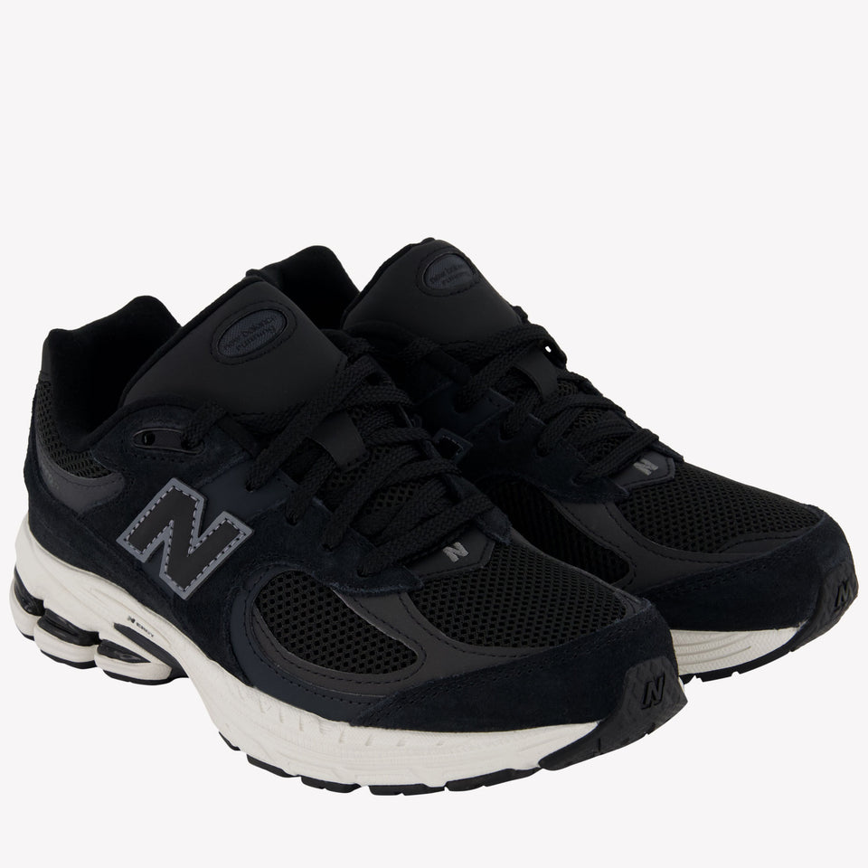 New Balance 2002 Unisex Sneakers in Black