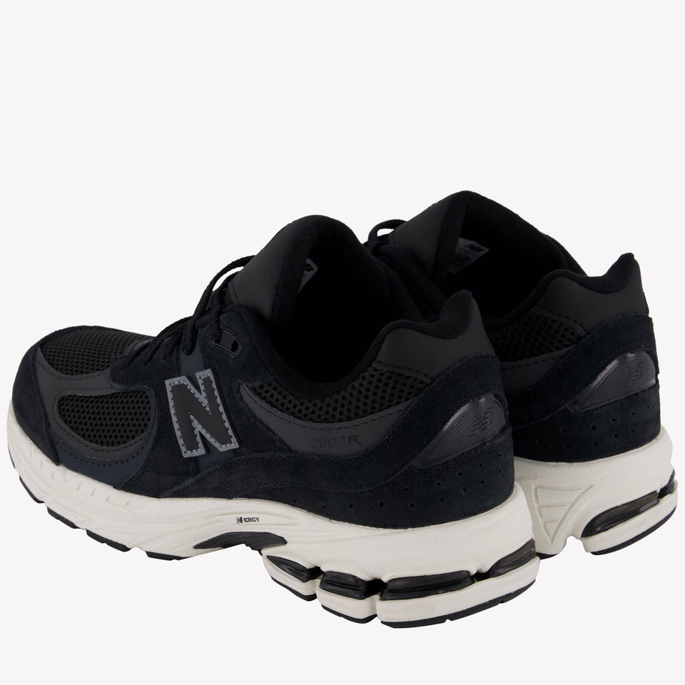 New Balance 2002 Unisex Sneakers in Black