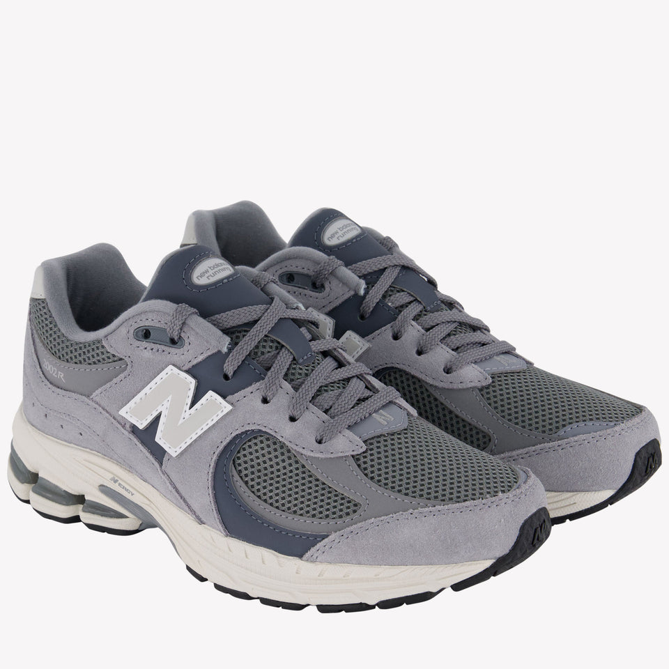 New Balance 2002 Unisex Sneakers in Gray