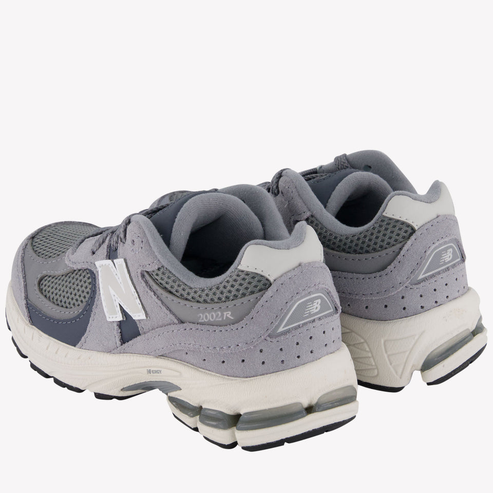 New Balance 2002 Unisex Sneakers in Gray