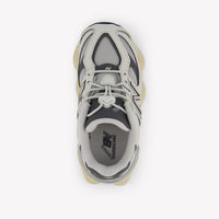 New Balance 9060 Unisex Sneakers In Off White