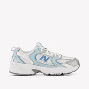 New Balance GR530 Unisex Sneakers in Licht Blauw