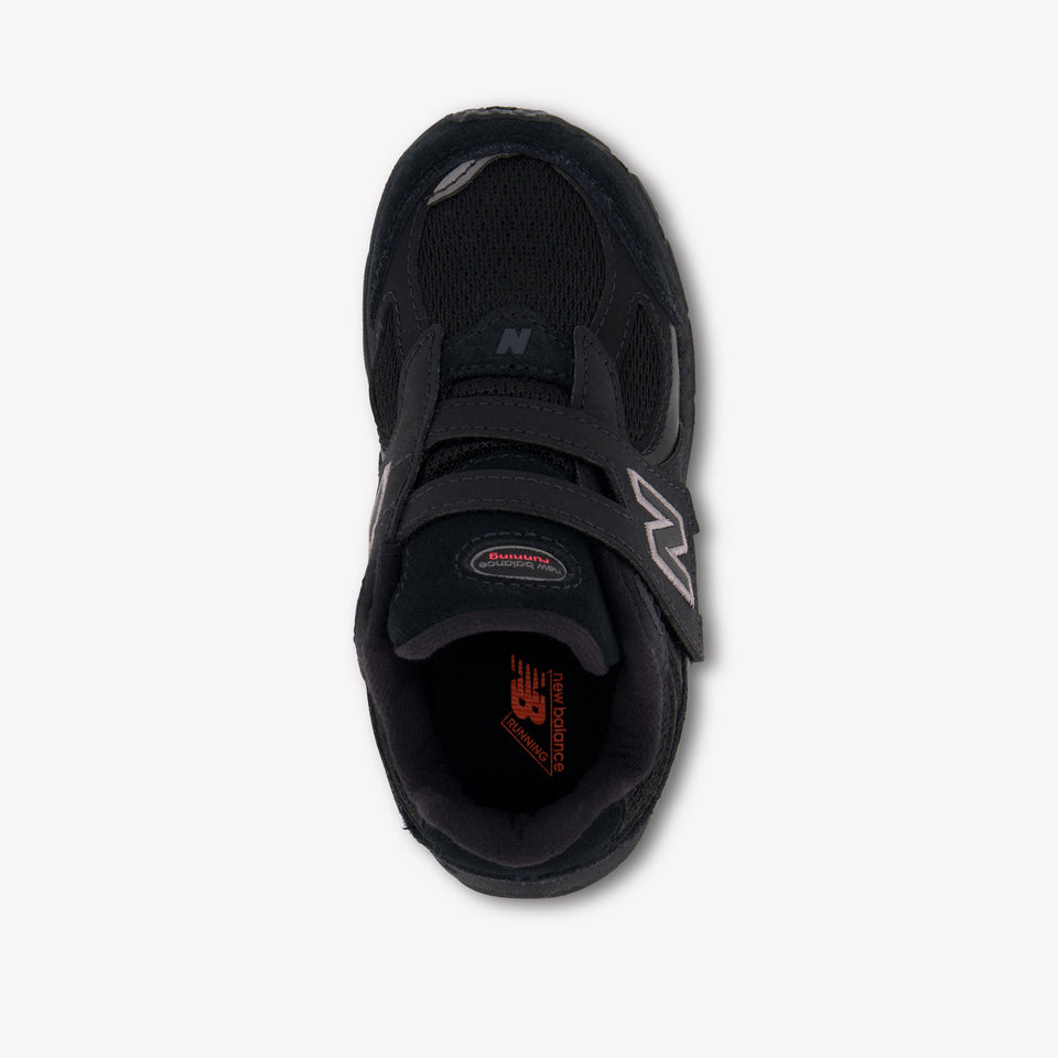 New Balance Iv2002 Unisex Sneakers  Black