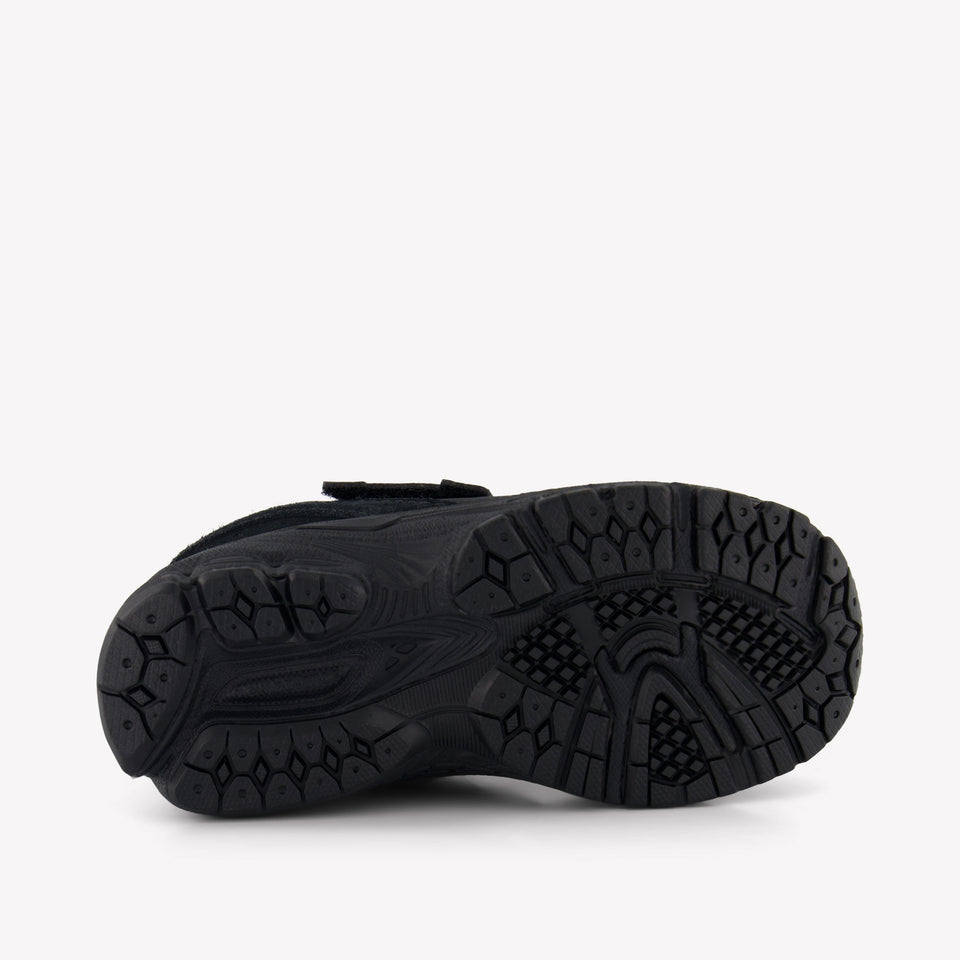 New Balance Iv2002 Unisex Sneakers  Black