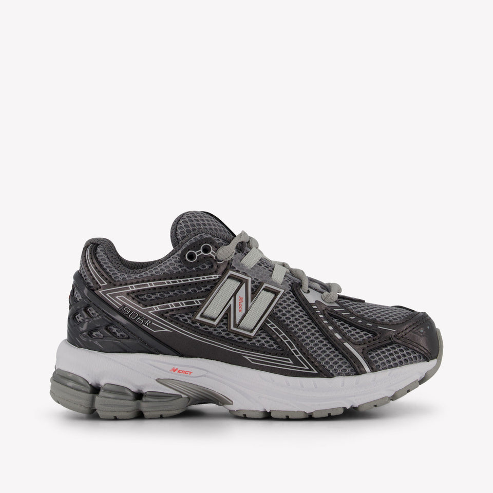 New Balance PC1906 Unisex Sneakers in Donker Grijs