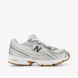 New Balance IZ740 Unisex Sneakers in Zilver
