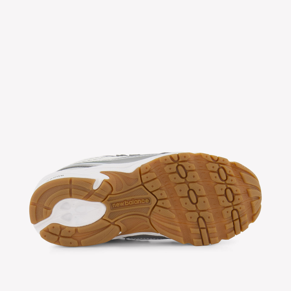 New Balance IZ740 Unisex Sneakers in Zilver